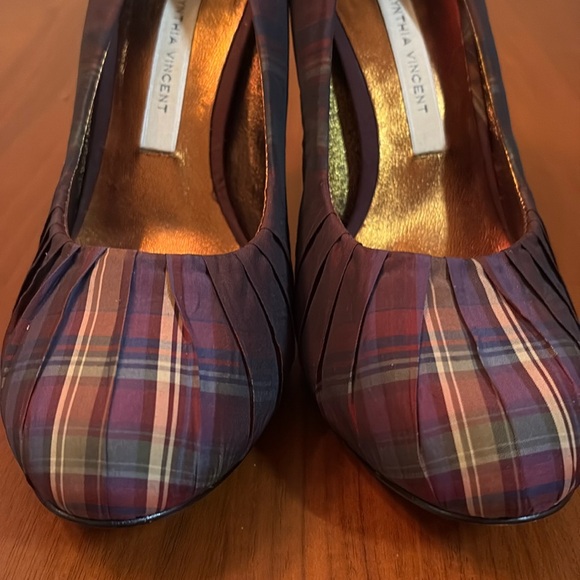 Cynthia Vincent, Bordeaux Red Tartan Plaid heels 7 - Picture 6 of 6